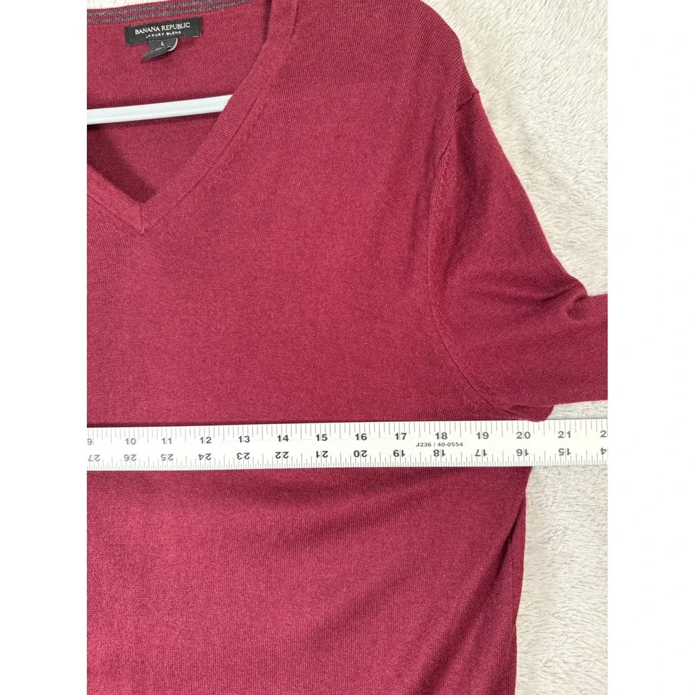 Banana Republic Luxury Blend Mens L Burgundy V Neck Sweater Silk Cashmere‎ Blend
